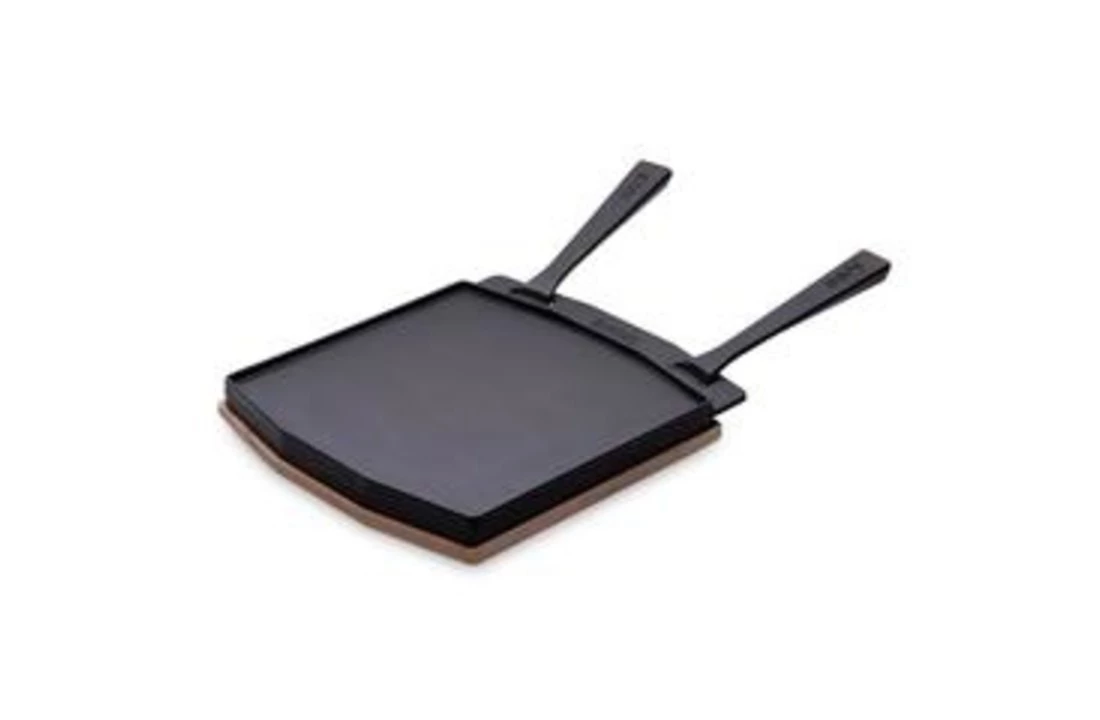 Ooni Dubbelzijdige Grizzlerplaat Met Afneembare Greep En Houten Bord 3 Ooni Dubbelzijdige Grizzlerplaat Met Afneembare Greep En Houten Bord - Afbeelding 3